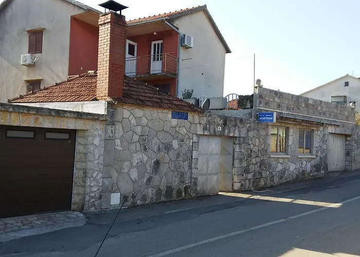 Apartments Srhoj