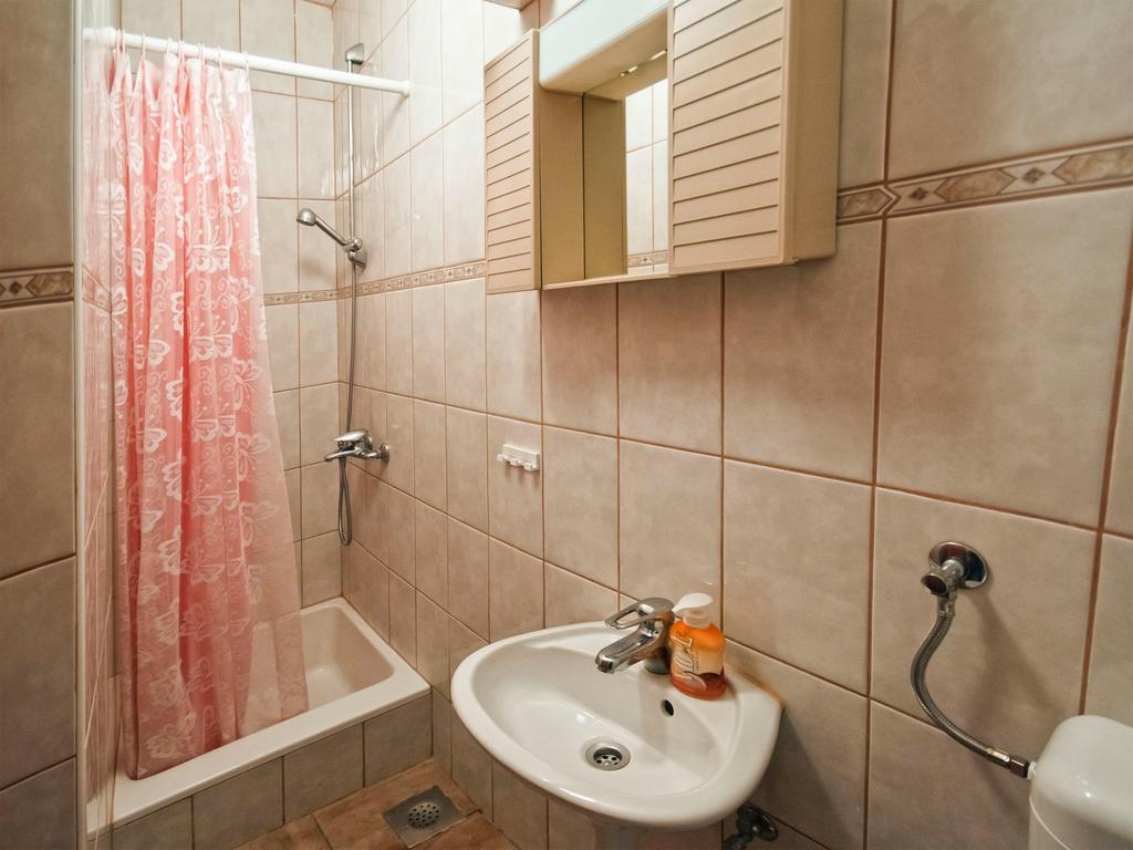 Apartment Srhoj
