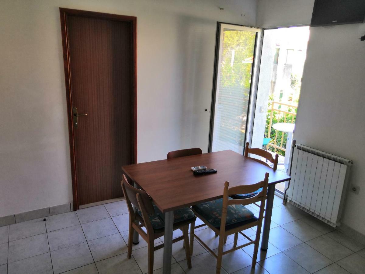 Srhoj Apartment *